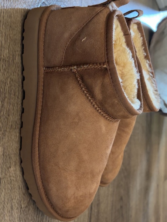 Uggs size 10 Ankle Boot - Chestnut Brown: new in box ( small defect last pic) main image 6